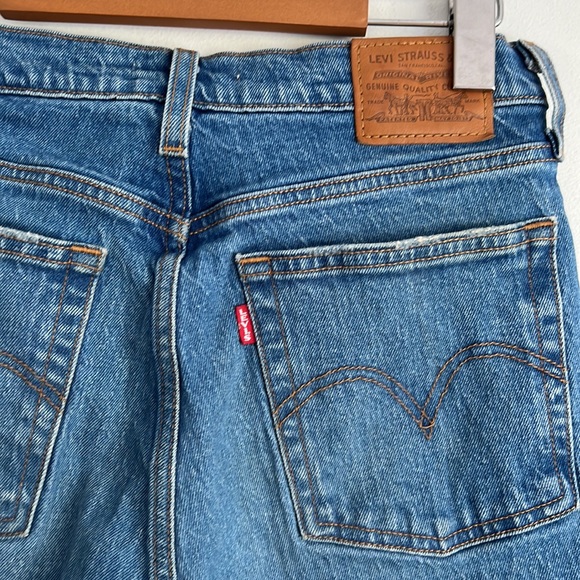 Levi’s Wedgie Jeans - Picture 4 of 11